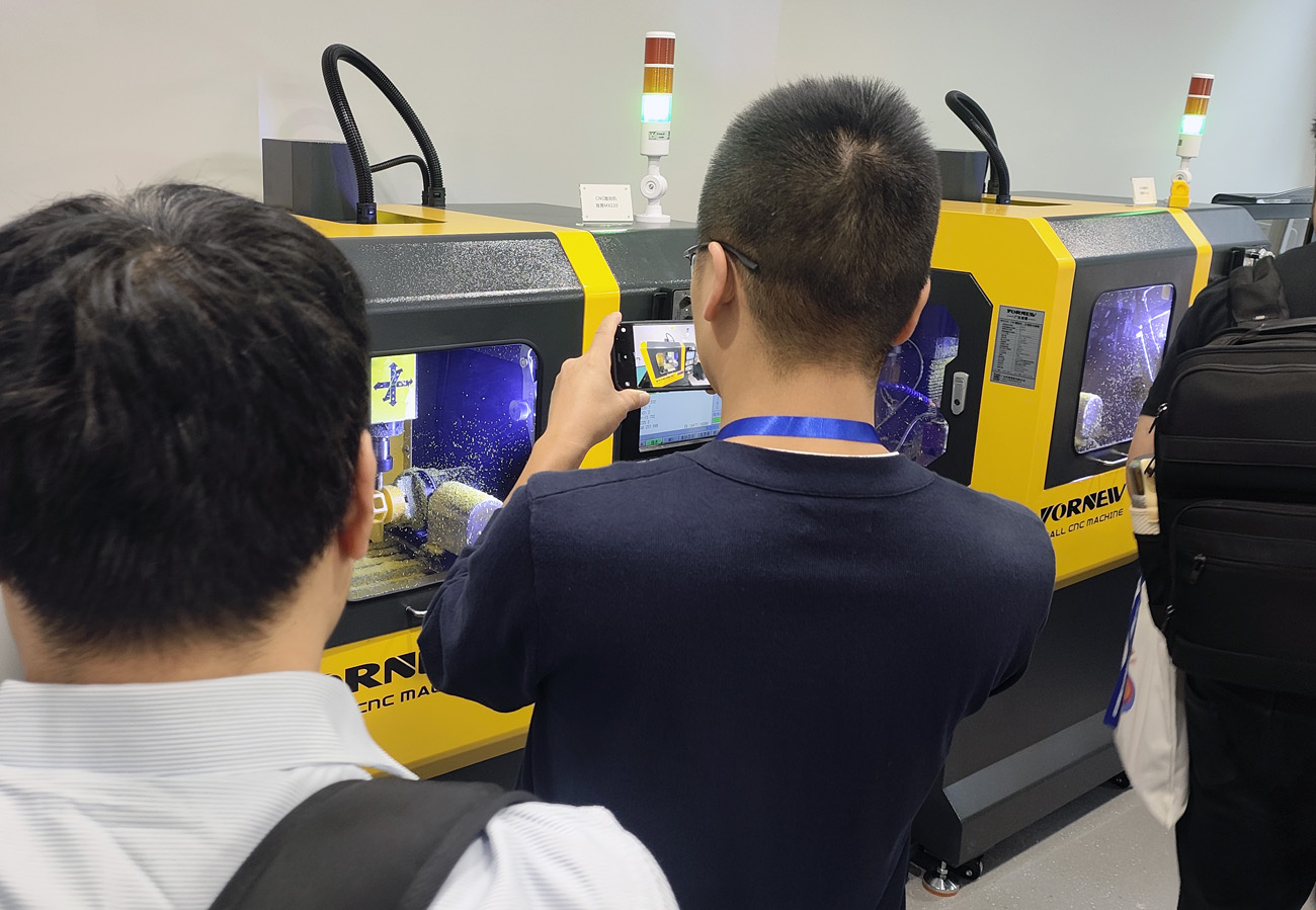 浙江工業(yè)大學(xué)之江學(xué)院創(chuàng)新教學(xué)實(shí)驗(yàn)室