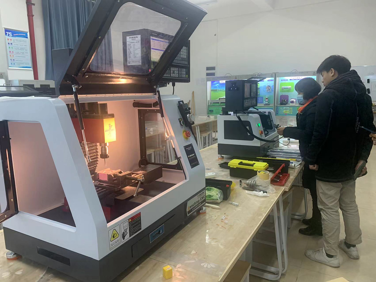 桌面級數控機床